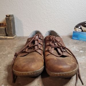 Clarks Latana Maple Wool Lined Crepe Sole